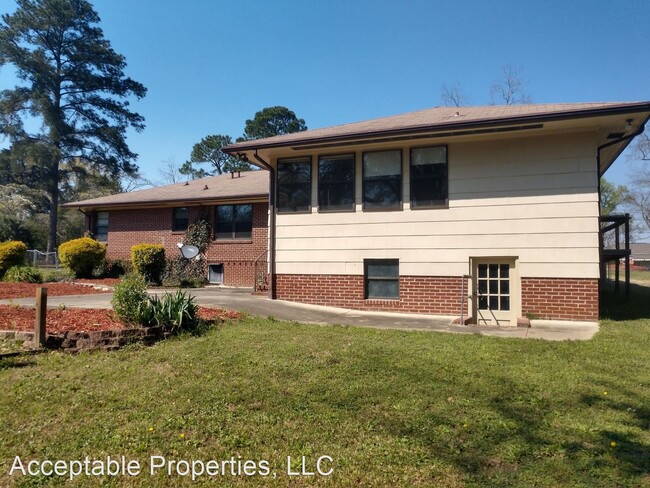 Building Photo - 4 br, 2 bath House - 3816 Hampton Dr
