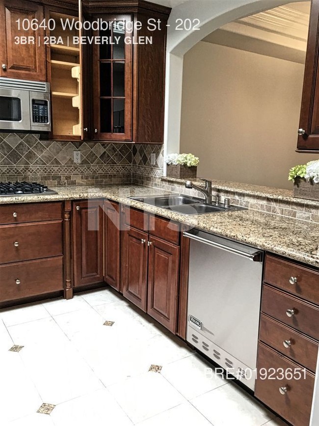 Foto del edificio - 10640 Woodbridge St