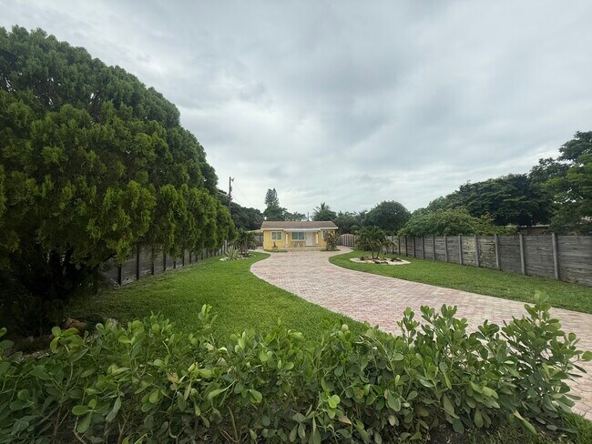 Photo - 18 NW 12th Ave House