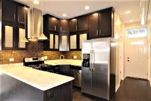 Building Photo - 847 W Addison St