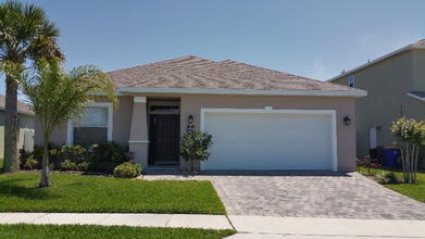 Building Photo - 2150 Bridgeport Cir