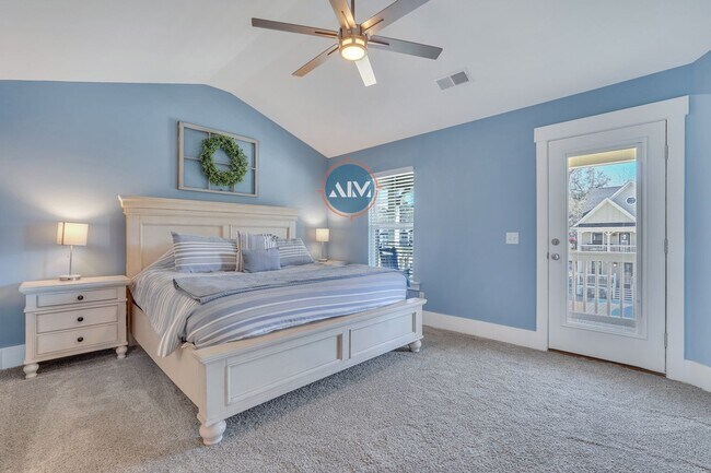 Building Photo - Beautiful 4 Bedroom Townhouse at Old Stone...