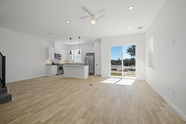 Building Photo - 267 Lourdes Ct