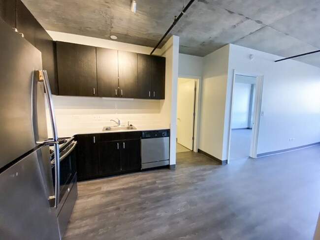 Photo - 3198 N Clark St Apartment