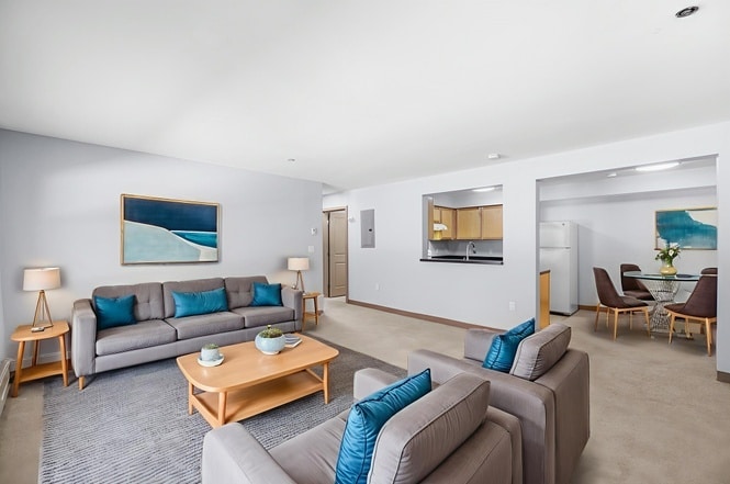 Photo - 275 W Main St (Marlborough, MA)
