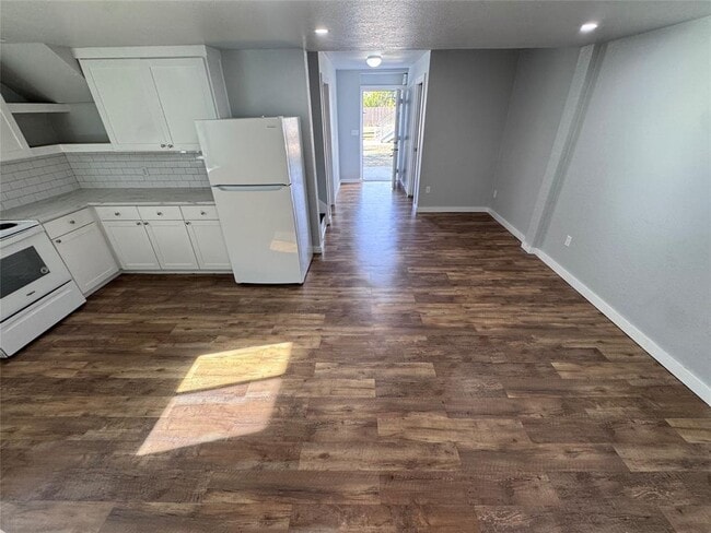 Foto del edificio - 1050 FM970