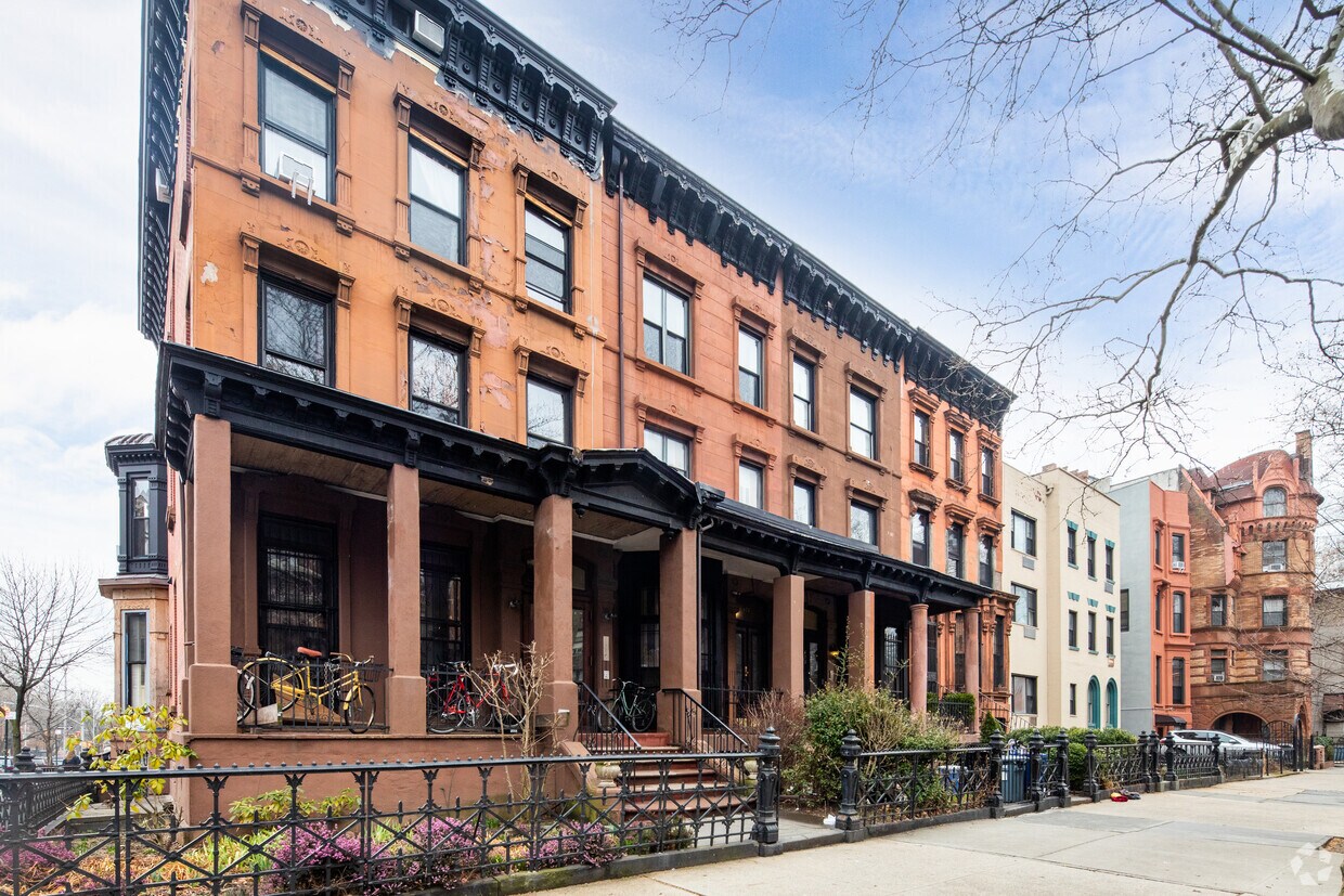 Foto del edificio - 473 Clinton Ave