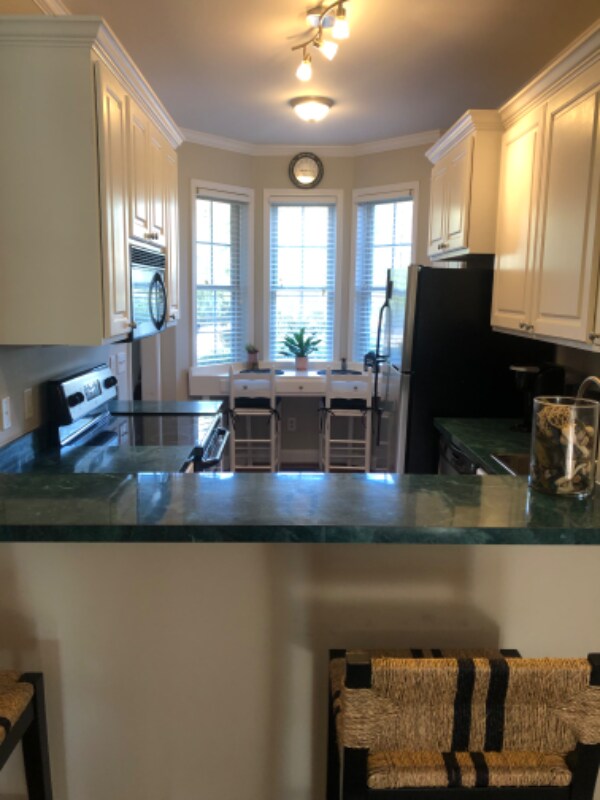 Foto del edificio - 334 Byron Rd