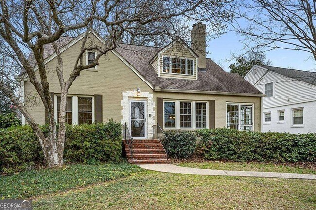 Foto del edificio - 2918 N Hills Dr NE
