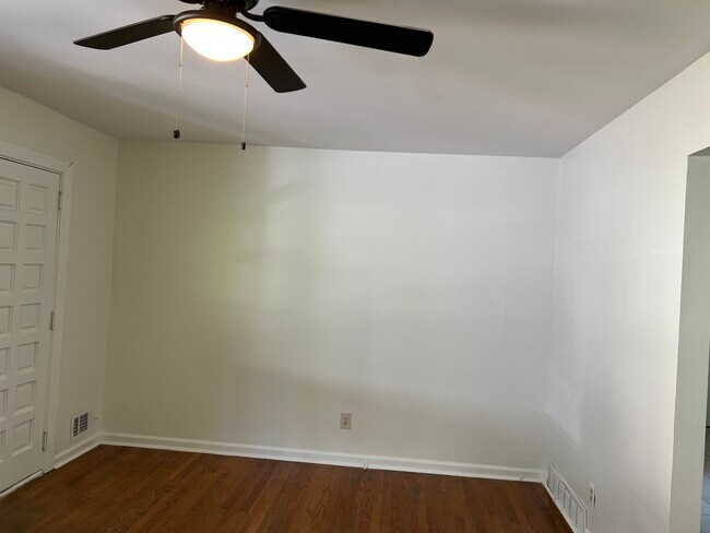 Building Photo - 4454 Roberta Cir