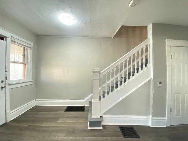 Foto del edificio - Lincoln Home: 50% Off First Full Month's Rent