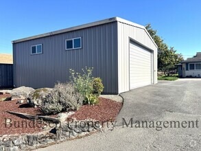 Building Photo - 7345 Stony Point Rd