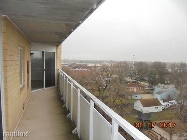 Primary Photo - 2 br, 2 bath Apartment - 10515 W Grand Ave