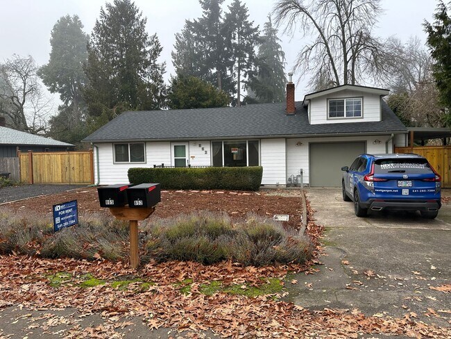 Foto del edificio - 4 bedroom 2 bathroom home in a great neighborhood!