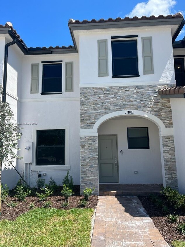 11885 SW 246 Terrace, Princeton, FL 33032 Townhome Rentals in