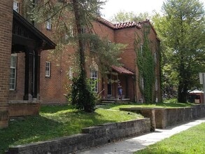 Building Photo - 605 S Fess Ave