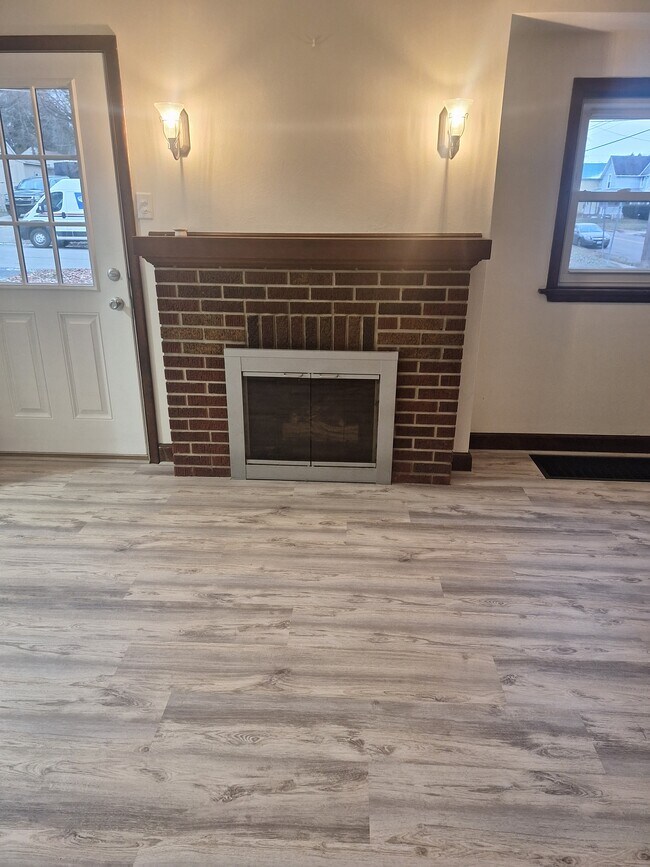 Living room - 264 Rhein Ave