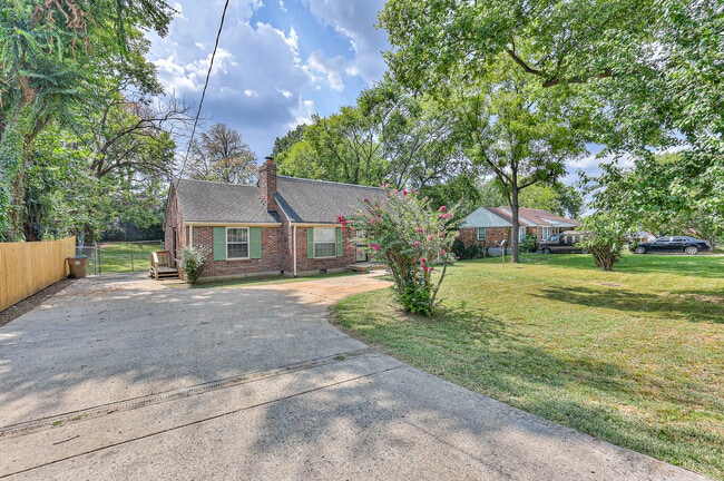 Building Photo - 1032 Dozier Pl