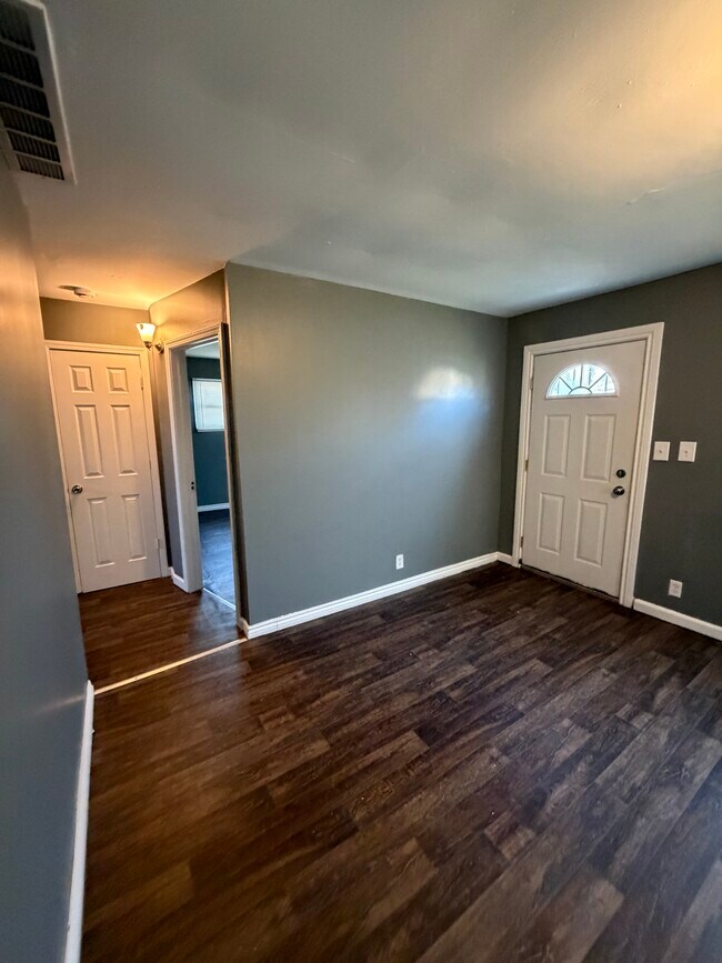 Foto del edificio - 26089 Lehigh St