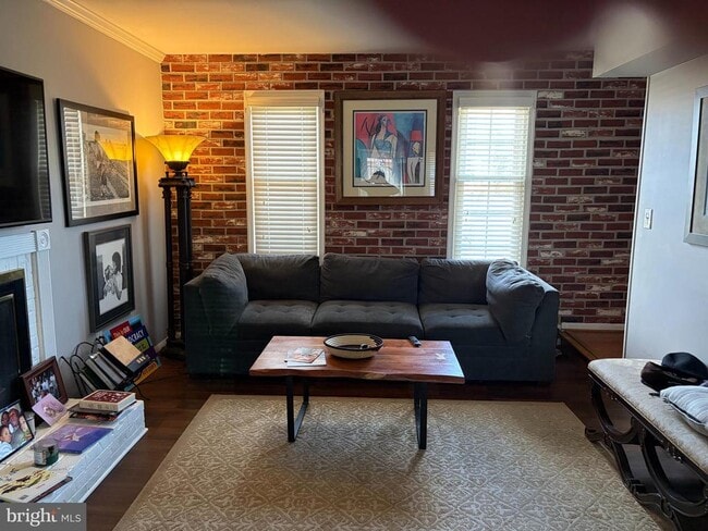 Building Photo - 2303 Steuben Ave