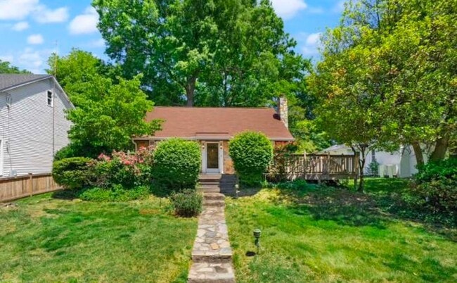 Building Photo - 2602 Stone Hedge Dr