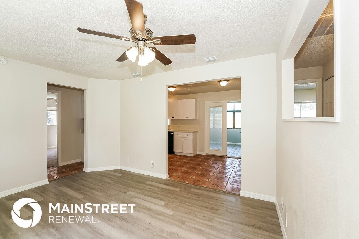 Foto principal - 239 Brittany Ave