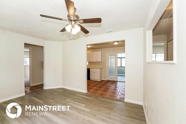 Foto del edificio - 239 Brittany Ave