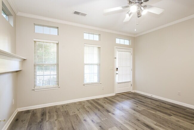 Building Photo - 2008 Greenhill Pass