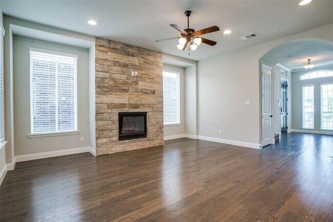 Building Photo - 5909 Mayhew Ct