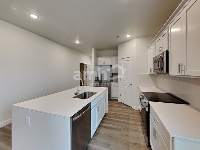 Foto del edificio - 4692 W Ore Strm Rd