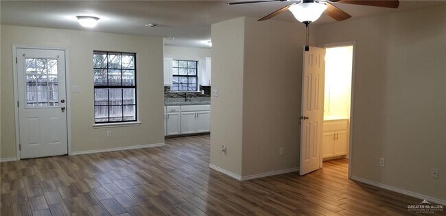 Foto del edificio - 14 Briggs Coleman Rd