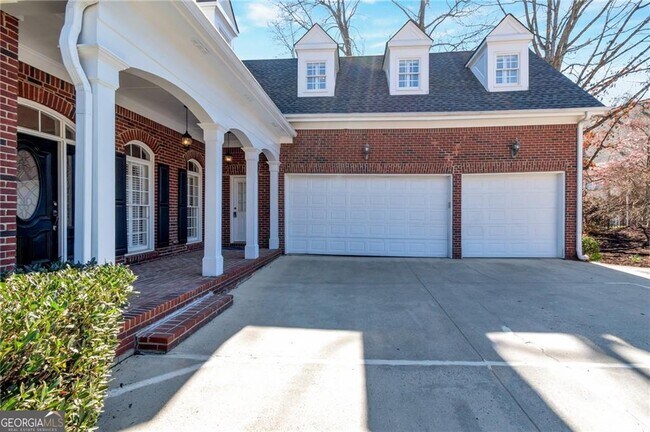 Building Photo - 115 Wolf Willow Ct