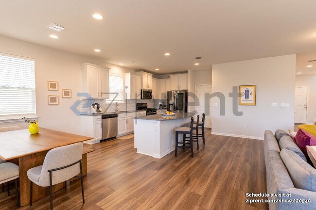 Building Photo - 9617 Dawn Pearl Dr