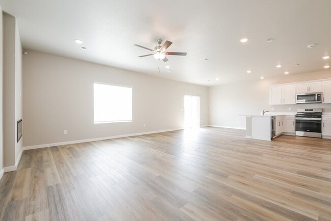 Building Photo - 7250 Crystal Ave