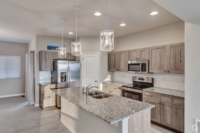 Granite, stainless, pendant lights, large parntry and more - 7476 Johnsontown Hts