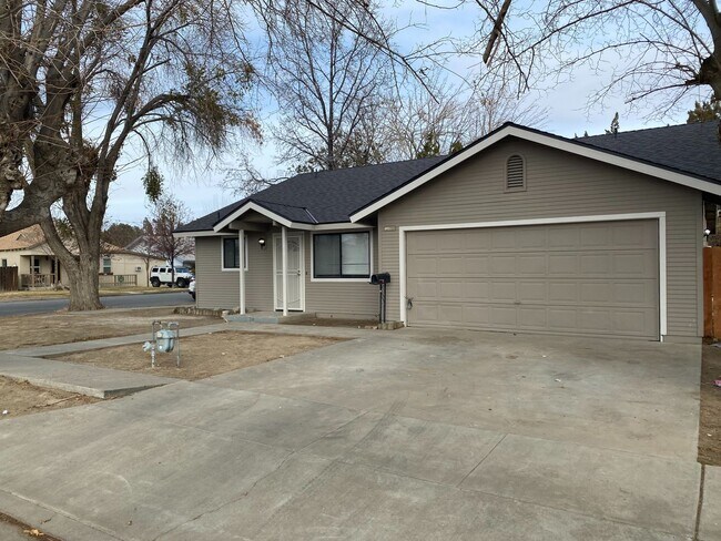 Foto del edificio - Available Soon! Fully Rehab!