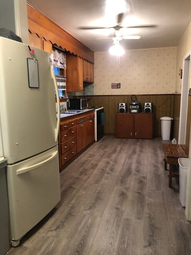 Kitchen - 309 E South St