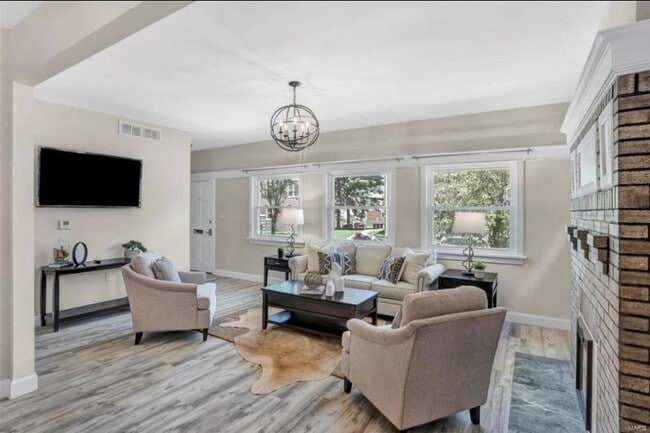 Building Photo - 6300 Cabanne Ave