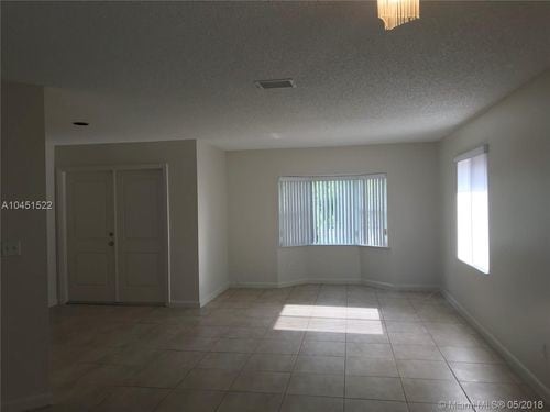 Foto del edificio - 3127 Johnson St