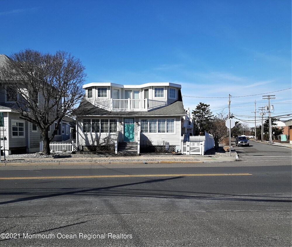 Primary Photo - 2001 N Ocean Ave