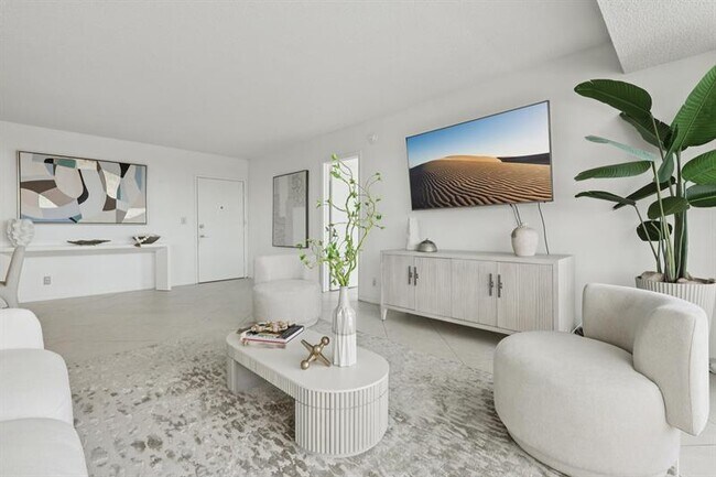 Foto del edificio - 2701 N Ocean Blvd