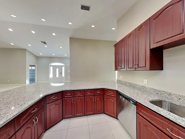 Foto del edificio - 2203 Curtis Dr N