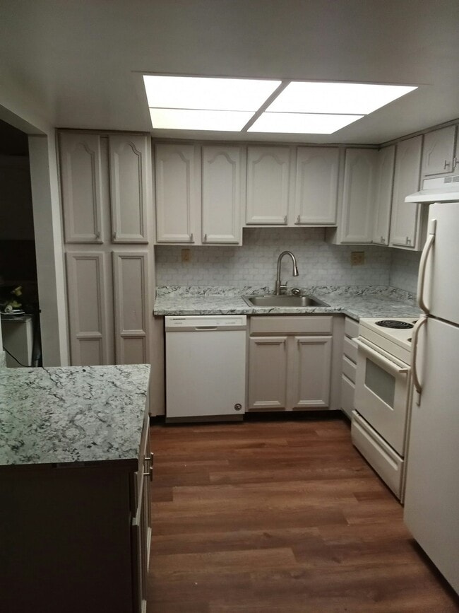 Photo - 21 Riverview Pl Townhome