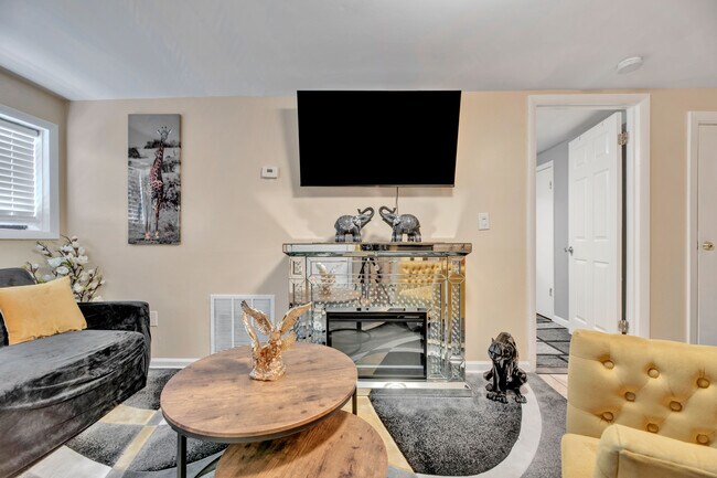 Foto del edificio - ONE MONTH FREE RENT