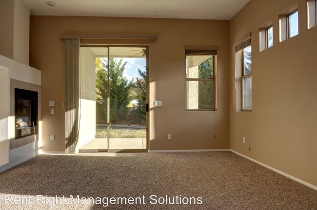 Building Photo - 3 br, 2 bath House - 5279 N. Willoughby Drive