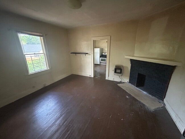 Building Photo - 1008 Allene Ave SW