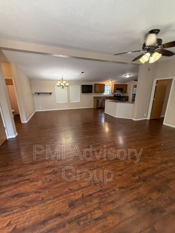 Foto del edificio - 1727 SW Mission Ave
