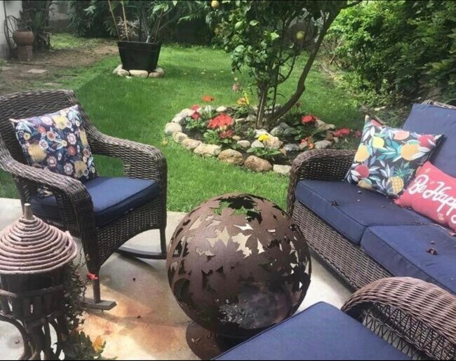 Foto del edificio - 3529 Palm Ave