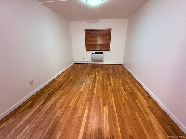 Foto del edificio - 71-38 162nd St