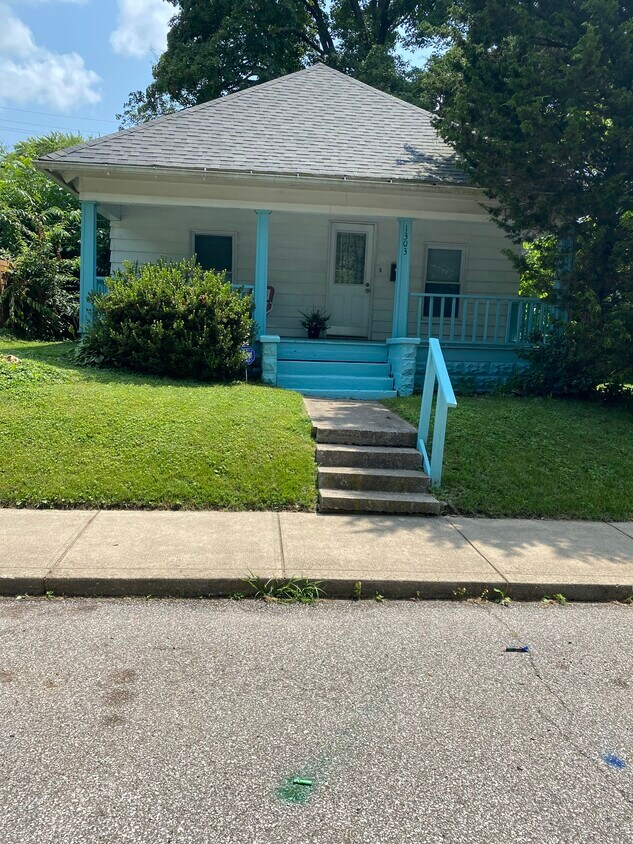Primary Photo - 1303 S Washington St